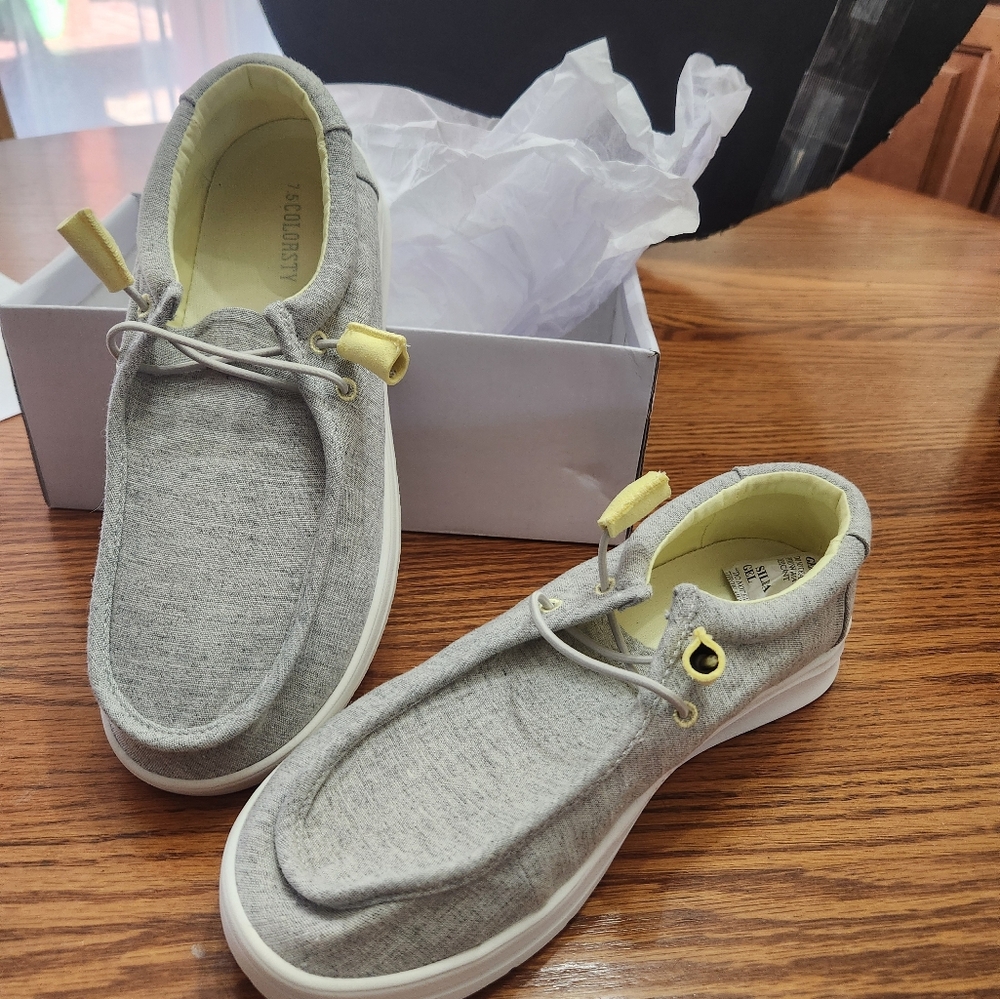 Size 7 1/2 Colorsty